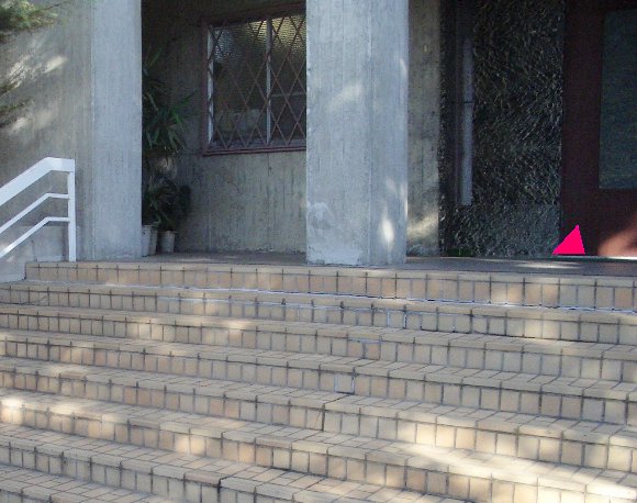 教会の階段部分の画像です 教会の階段部分の画像です
