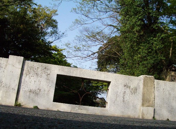 東勝寺橋の上の画像です 東勝寺橋の上の画像です