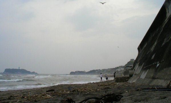 七里ヶ浜から江ノ島を望む画像です 七里ヶ浜から江ノ島を望む画像です
