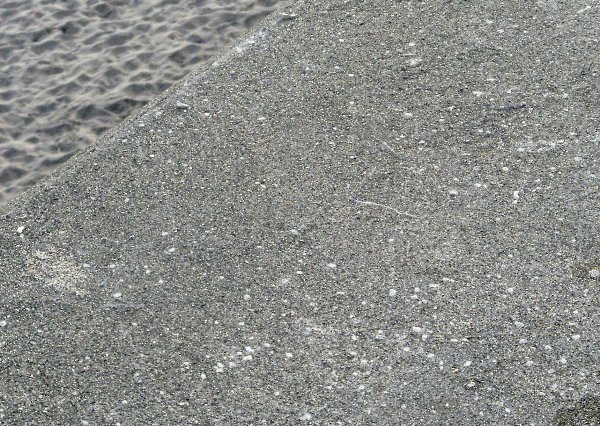 七里ヶ浜防波堤上の画像です 七里ヶ浜防波堤上の画像です