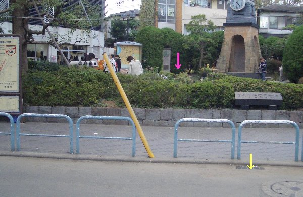 西口ロータリー内から時計台前の小公園を見た画像 西口ロータリー内から時計台前の小公園を見た画像
