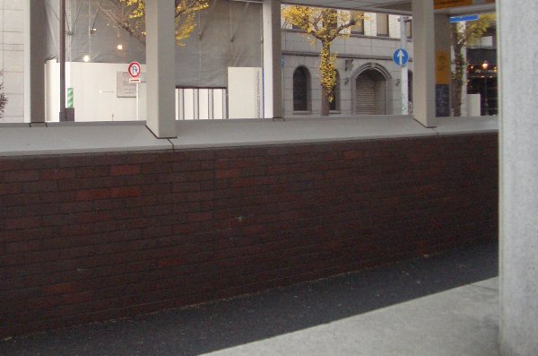 BANK ART入口から外を見た画像です BANK ART入口から外を見た画像です