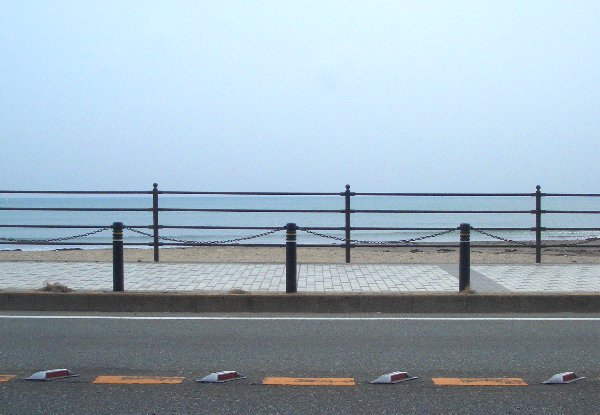 由比ヶ浜の浜を望む画像です 由比ヶ浜の浜を望む画像です