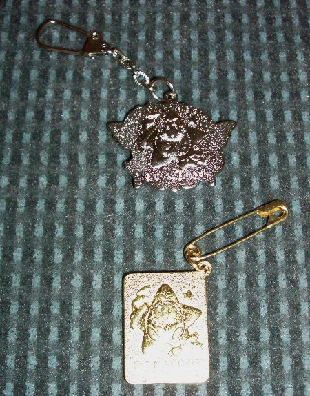 �L�[�z���_�[�ƃu���[�`�̗��ʉ摜�ł�