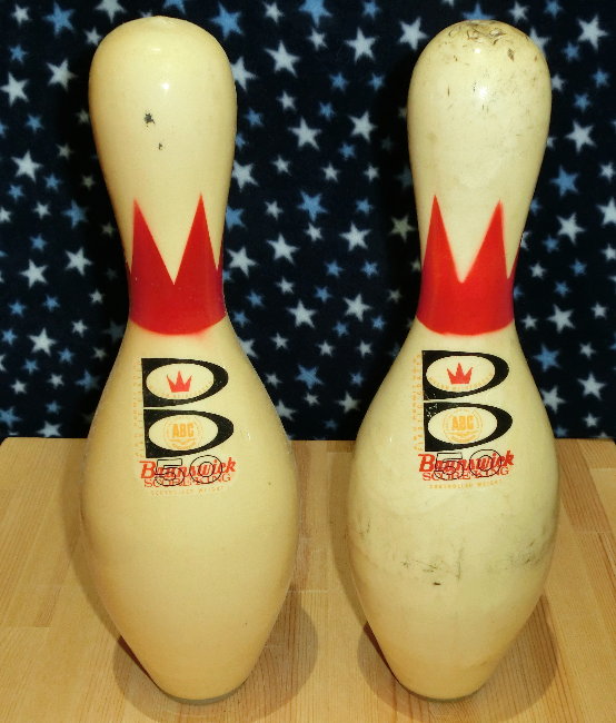 普通のボウリングピンの画像です 普通のボウリングピンの画像です