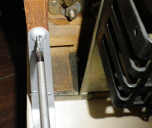 台を固定しているところの画像です 台を固定しているところの画像です