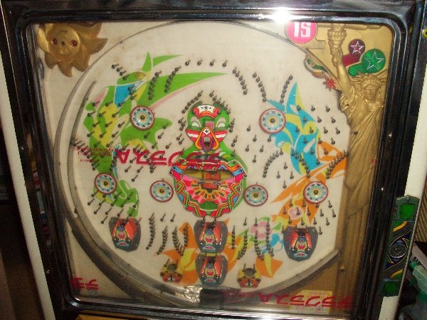 電動・手動両用パチンコ台の画像です 電動・手動両用パチンコ台の画像です