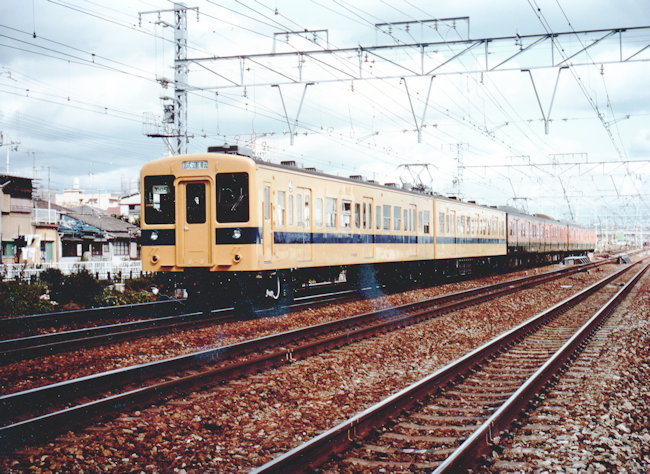 115系と併結で試運転を行う105系画像 115系と併結で試運転を行う105系画像