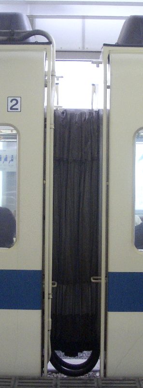 デハ9600番台とサハ9650番台の海側連結面画像 デハ9600番台とサハ9650番台の海側連結面画像